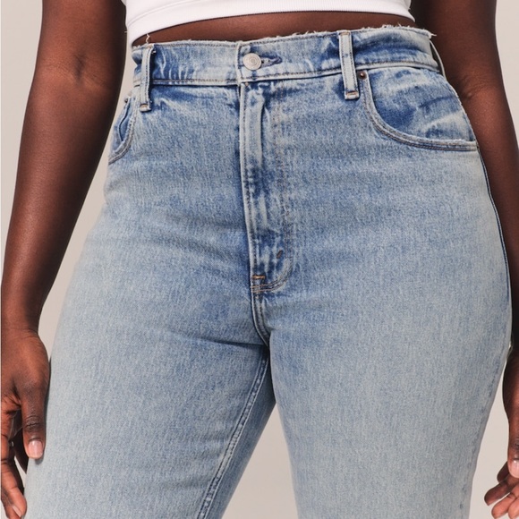 Abercrombie Curve Love Ultra High Rise 90s Straight Jean - Picture 7 of 8